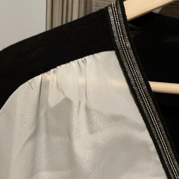 Flattering - Picture 3 of 4